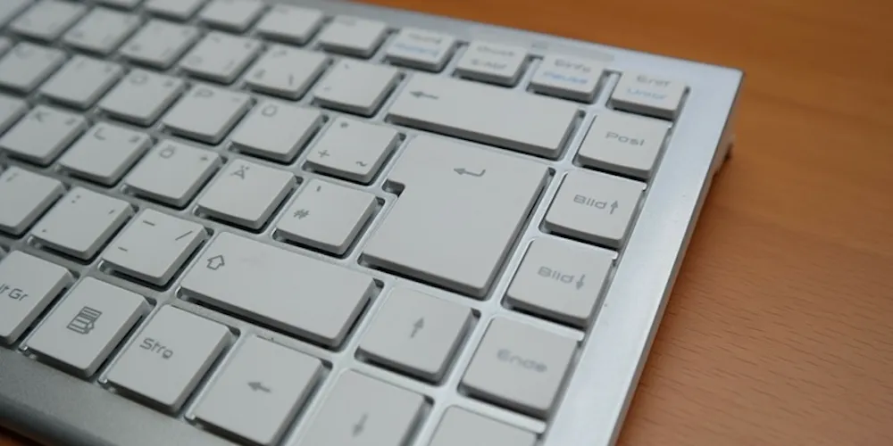 100+ skrótów klawiaturowych w Windows
